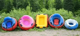 Motorboat wake zone and recommended water tubing distance